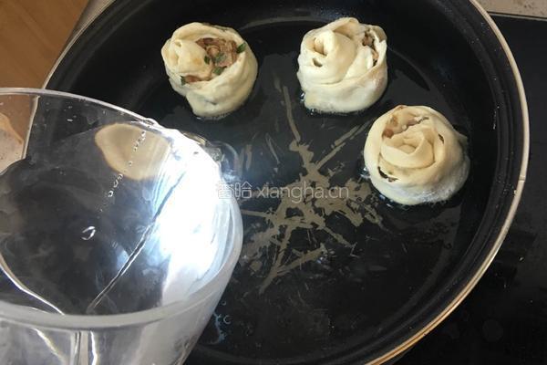 饺子皮花卷的做法图解8
