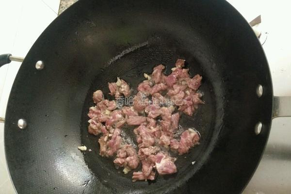 牛肉炒洋葱的做法图解3