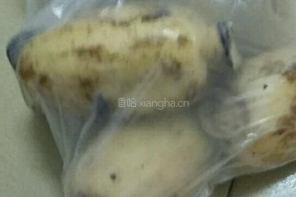 板栗莲藕排骨汤的做法图解2