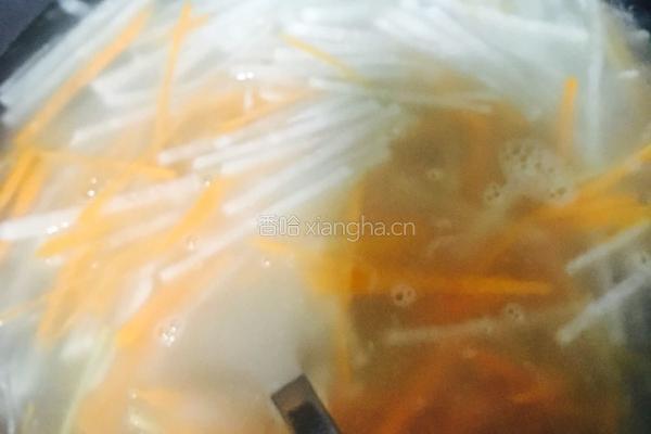 双色萝卜丝虾皮汤的做法图解7