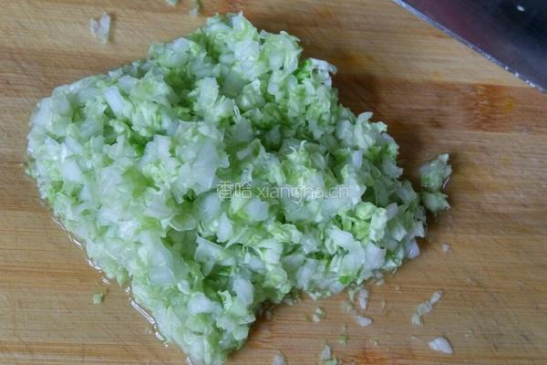 香菇猪肉白菜饺子的做法图解4
