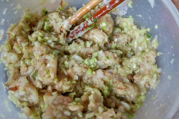 香菇猪肉白菜饺子的做法图解7