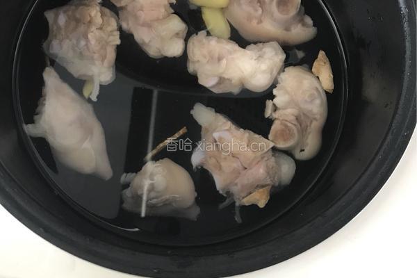 芸豆猪蹄汤的做法图解3