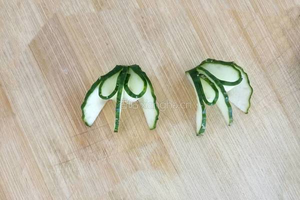 黄瓜花样拼盘的做法图解20
