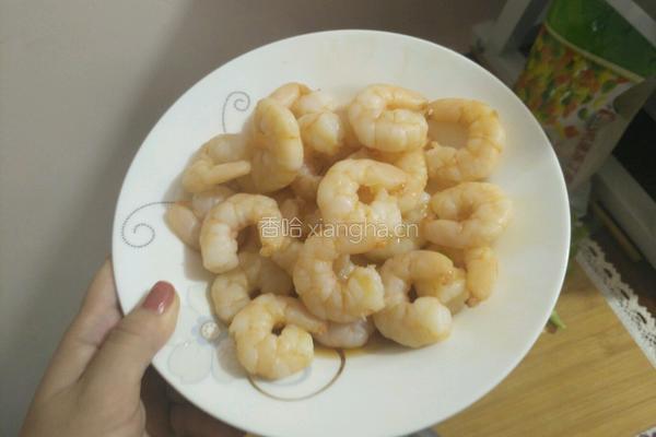 青豆玉米胡萝卜虾仁的做法图解4