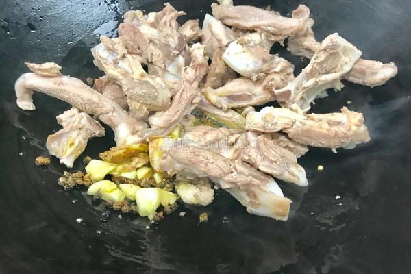 麻辣鸡胸骨的做法图解8