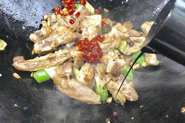 麻辣鸡胸骨的做法图解11