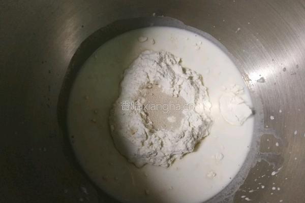 肉松火腿面包的做法图解1