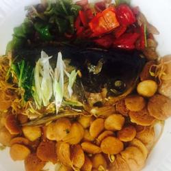 鱼头炖豆饼的做法[图]