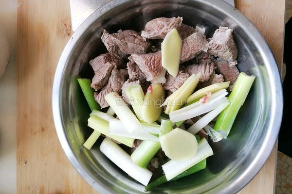 番茄牛腩的做法图解3