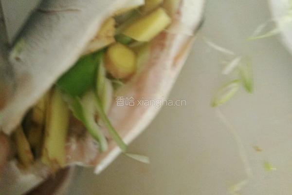 蒜爆鱼的做法图解4
