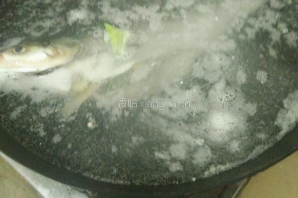 蒜爆鱼的做法图解5