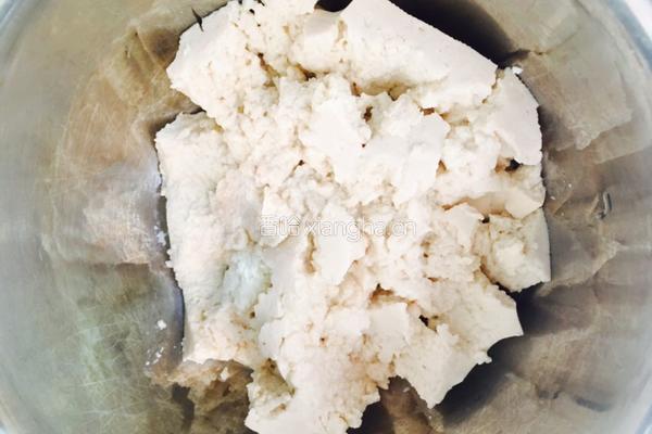 豆腐猪肉香肠的做法图解2