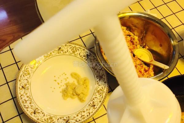 豆腐猪肉香肠的做法图解8