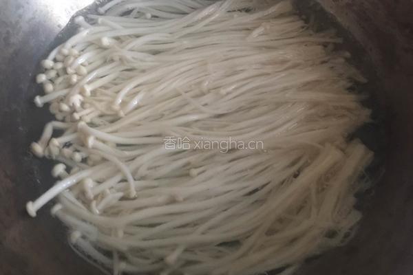 凉拌金针菇的做法图解2
