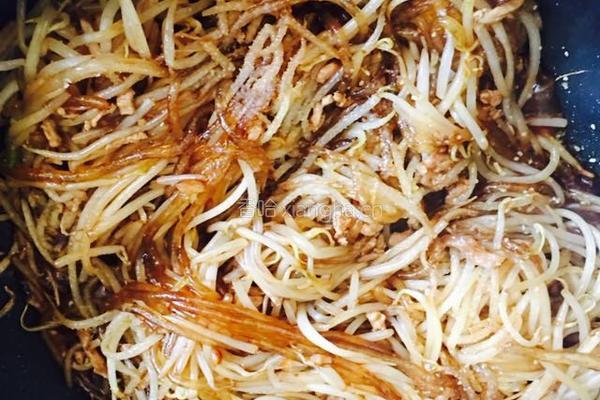 黄豆芽炒粉条的做法图解10