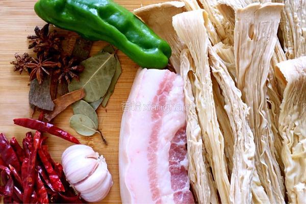 腐竹烧肉的做法图解1