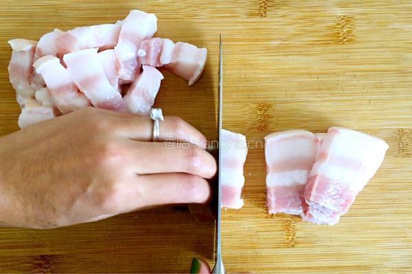 腐竹烧肉的做法图解2