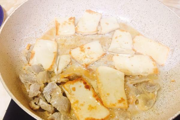 豆腐山药炒咸肉的做法图解5