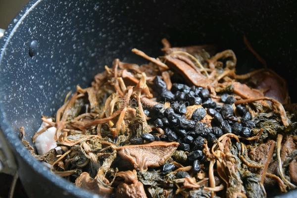 菜干煲猪肉的做法图解6