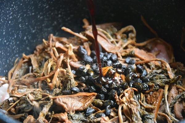 菜干煲猪肉的做法图解7