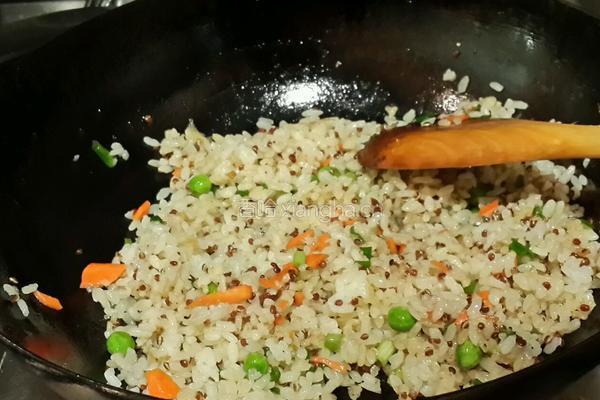 香菇酱炒饭的做法图解3