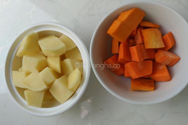 土豆胡萝卜鸡肉泥的做法图解1