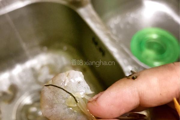 酸甜虾的做法图解3