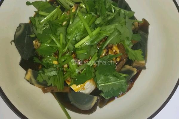 皮蛋豆腐的做法图解3