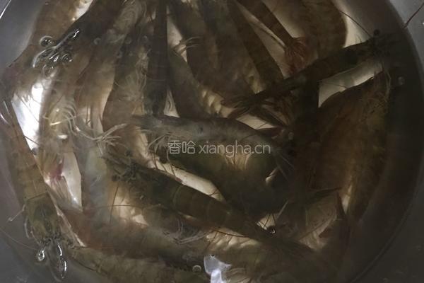 椒盐虾的做法图解1