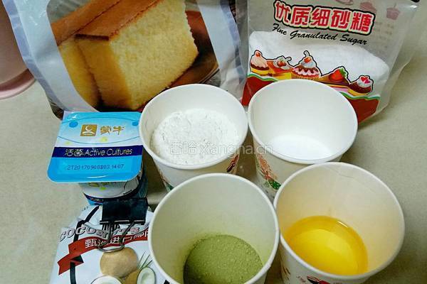 椰香抹茶花纹蛋糕的做法图解1