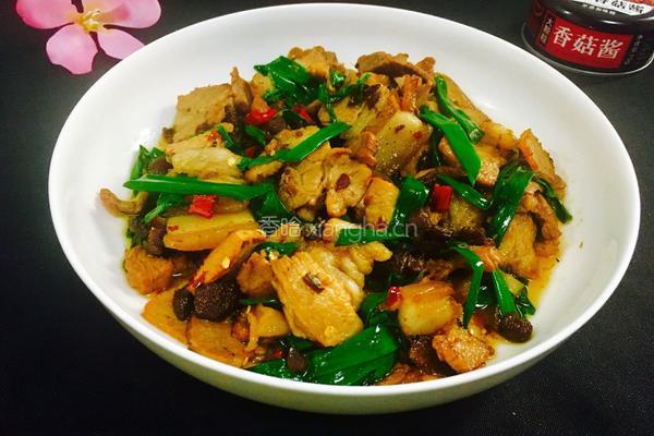 香菇酱炒五花肉的做法图解1