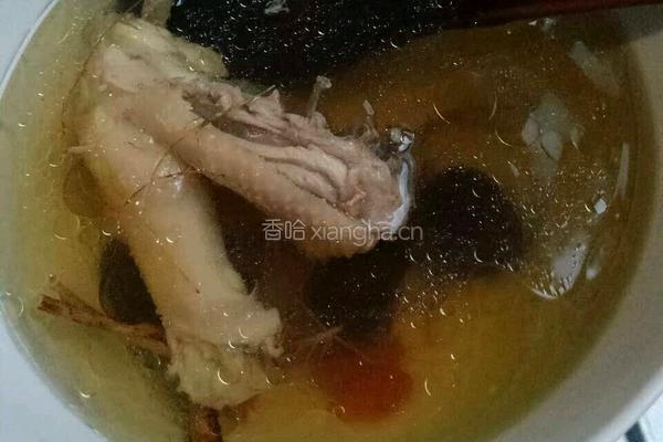 五指毛桃炖老鸡的做法图解4