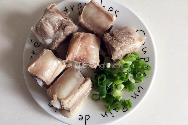 排骨炖豆角的做法图解5