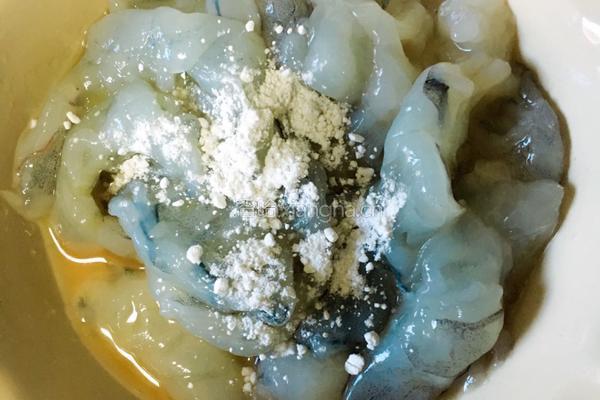 滑蛋虾仁的做法图解5