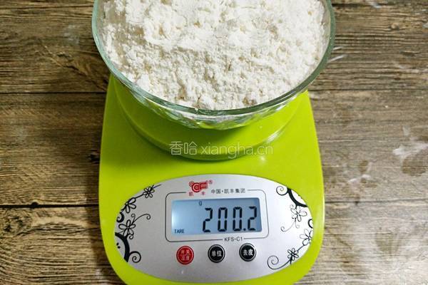 广式月饼（50克莲蓉蛋黄馅）的做法图解5