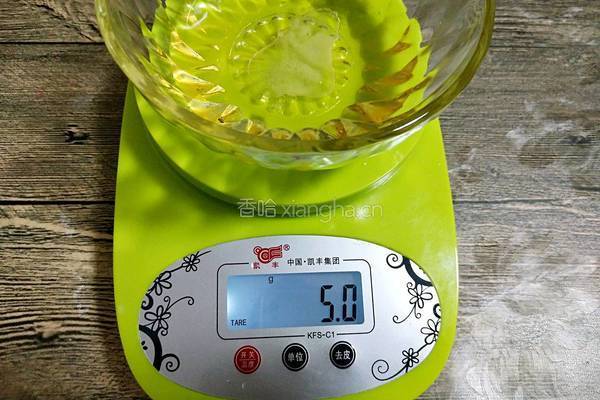 广式月饼(50克莲蓉蛋黄馅)的做法图解8