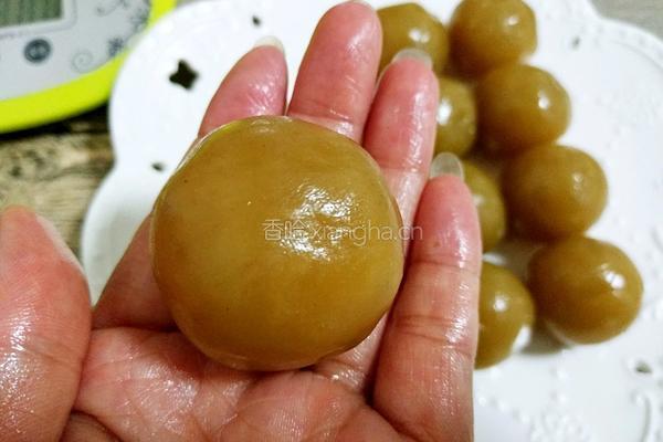 广式月饼(50克莲蓉蛋黄馅)的做法图解17