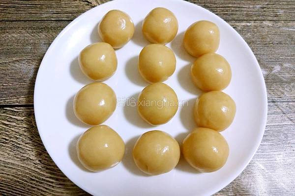 广式月饼(50克莲蓉蛋黄馅)的做法图解20
