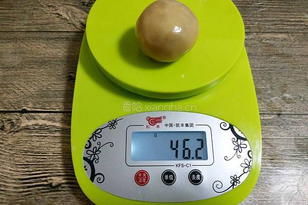 广式月饼(50克莲蓉蛋黄馅)的做法图解23