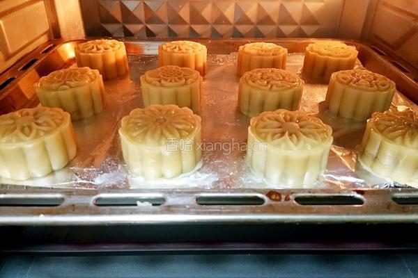 广式月饼(50克莲蓉蛋黄馅)的做法图解29