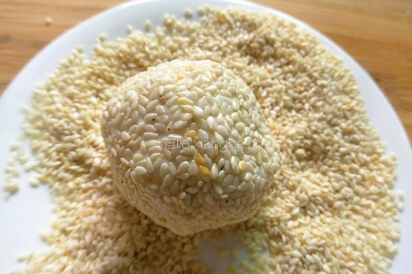 豆沙肉松馅麻团的做法图解17