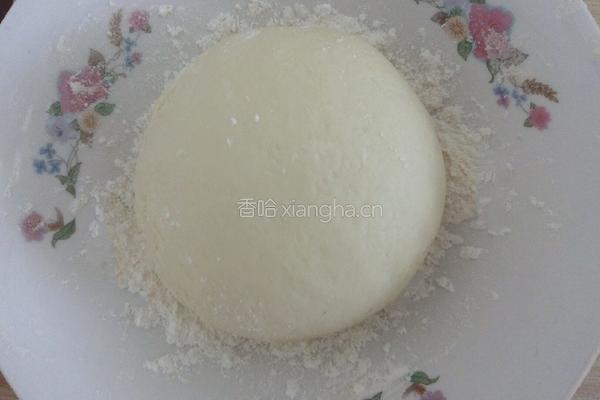 蝴蝶花卷的做法图解5