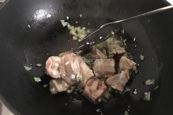 排骨炖豆角的做法图解4