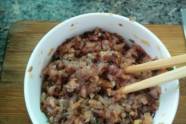 白菜肉卷的做法图解3