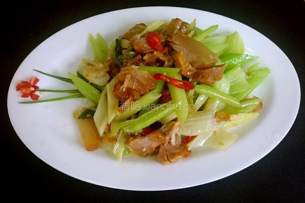 腊肉炒芹菜的做法图解6