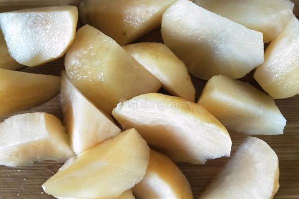 雪莲果煲鸡汤的做法图解3