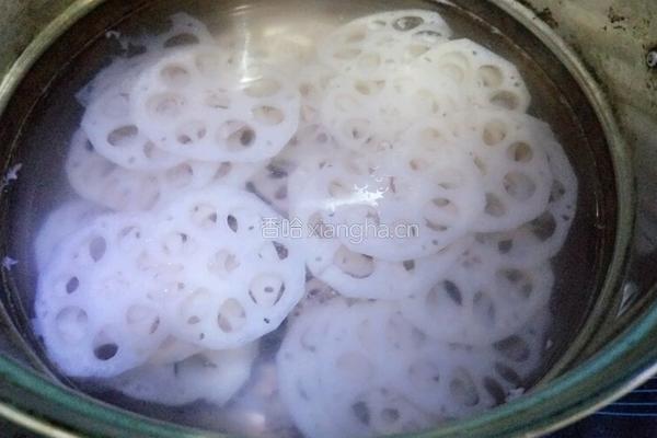 莲藕素饺子陷的做法图解5