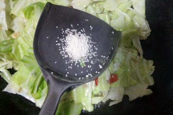 炝炒手撕包菜的做法图解8