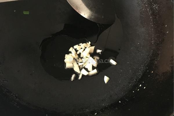 丝瓜猪肝汤的做法图解2